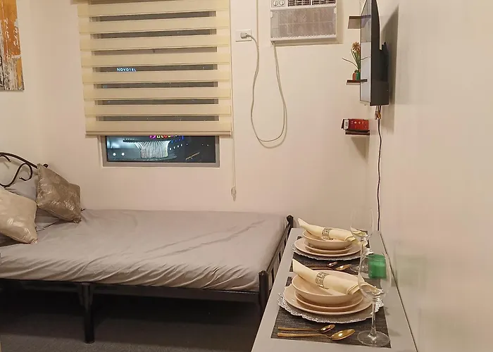 Goldyrich Staycation Place * Manila
